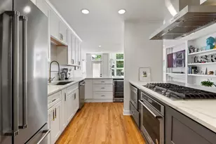 1933 W School St, Chicago, IL 60657 - Photo 15