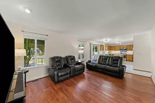 2285 Stacy Cir, Montgomery, IL 60538 - Photo 5