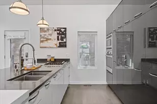 1339 W Ancona St, Chicago, IL 60642 - Photo 11