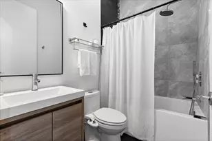 1339 W Ancona St, Chicago, IL 60642 - Photo 23
