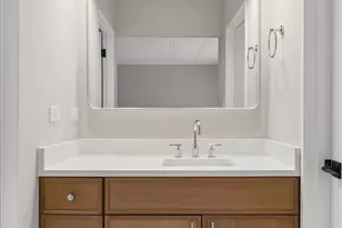 203 N Kenilworth Ave, Oak Park, IL 60302 - Photo 11