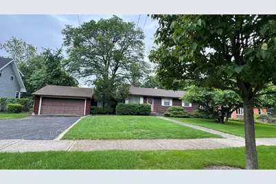 814 E Illinois Street, Wheaton, IL 60187 - Photo 1