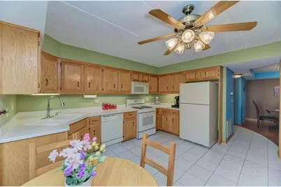 9420 S Melvina Avenue #2NW, Oak Lawn, IL 60453 - Photo 11