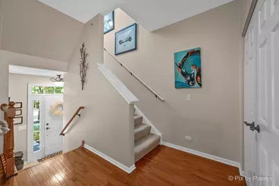 471 E Railroad Avenue, Bartlett, IL 60103 - Photo 5