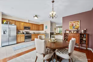 471 E Railroad Ave, Bartlett, IL 60103 - Photo 11