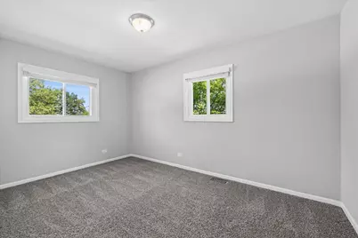 1680 Highland Boulevard, Hoffman Estates, IL 60169 - Photo 15