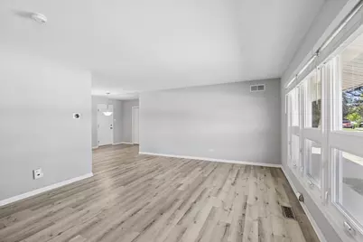 1680 Highland Boulevard, Hoffman Estates, IL 60169 - Photo 5