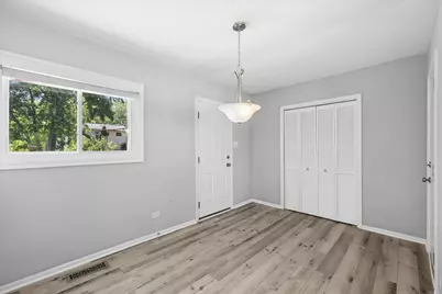 1680 Highland Boulevard, Hoffman Estates, IL 60169 - Photo 9