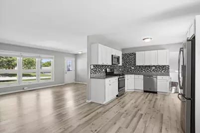 1680 Highland Boulevard, Hoffman Estates, IL 60169 - Photo 7