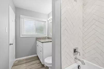 1680 Highland Boulevard, Hoffman Estates, IL 60169 - Photo 17
