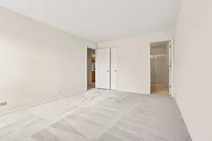 2326 Knollwood Ct, Schaumburg, IL 60194 - Photo 17