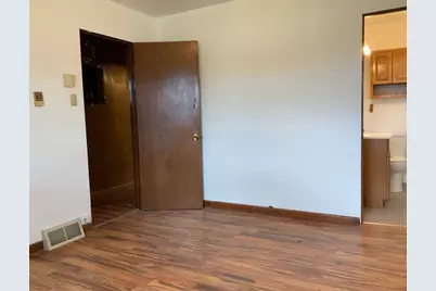 110 Zurich Road, Joliet, IL 60436 - Photo 5