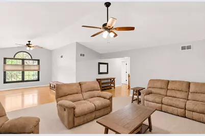 246 Red Hawk Road, Hampshire, IL 60140 - Photo 5