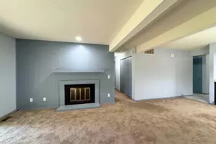 2157 Harbor Town Cir, Champaign, IL 61821 - Photo 9