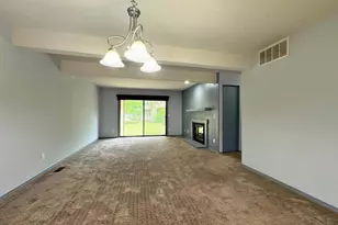 2157 Harbor Town Cir, Champaign, IL 61821 - Photo 7