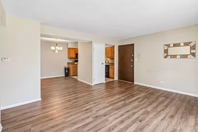4833 W 109th Street #201, Oak Lawn, IL 60453 - Photo 3