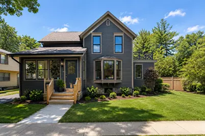 208 Dundee Avenue, Barrington, IL 60010 - Photo 1