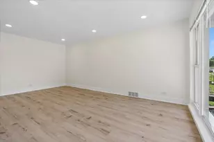 2934 W 103rd St, Chicago, IL 60655 - Photo 3