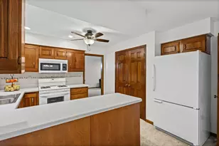 101 Carrol Gate Rd, Wheaton, IL 60189 - Photo 7