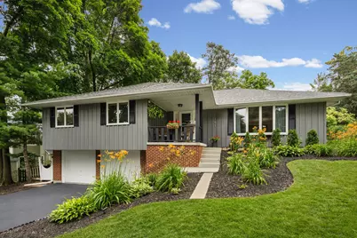 101 Carrol Gate Road, Wheaton, IL 60189 - Photo 1