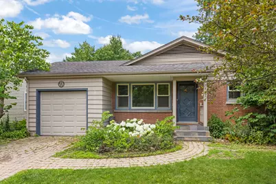 1020 S Gables Boulevard, Wheaton, IL 60189 - Photo 1