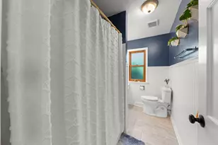 1020 S Gables Blvd, Wheaton, IL 60189 - Photo 11