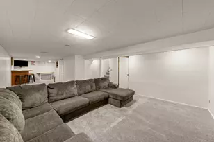 1020 S Gables Blvd, Wheaton, IL 60189 - Photo 19