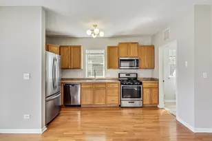 3761 S Lake Park Ave, Chicago, IL 60653 - Photo 11