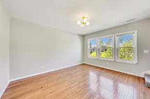 3761 S Lake Park Ave, Chicago, IL 60653 - Photo 5