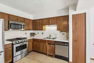 1315 Cheswick Ct, Wheeling, IL 60090 - Photo 7