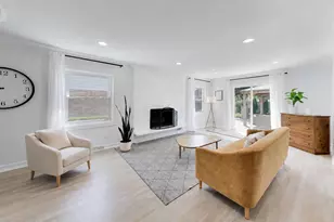 1438 N Haddow Ave, Arlington Heights, IL 60004 - Photo 9