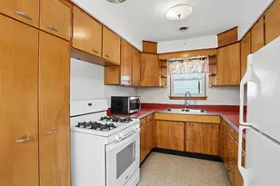 421 E South St, Peotone, IL 60468 - Photo 5