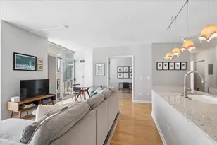 330 W Grand Ave, Chicago, IL 60654 - Photo 3