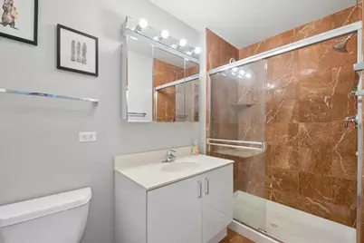 330 W Grand Avenue #1707, Chicago, IL 60654 - Photo 17