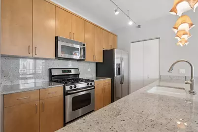 330 W Grand Avenue #1707, Chicago, IL 60654 - Photo 7