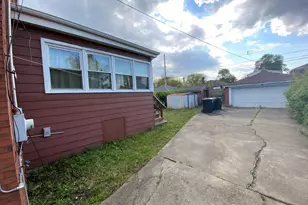10508 S Forest Ave, Chicago, IL 60628 - Photo 21