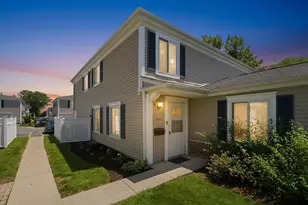 1130 Cove Dr, Prospect Heights, IL 60070 - Photo 1