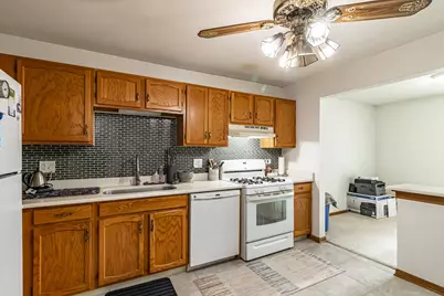 906 Cross Creek Drive #A2, Roselle, IL 60172 - Photo 9