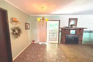 217 Woodland Dr, Salem, IL 62881 - Photo 5