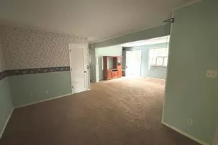 217 Woodland Dr, Salem, IL 62881 - Photo 5