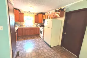 217 Woodland Dr, Salem, IL 62881 - Photo 7