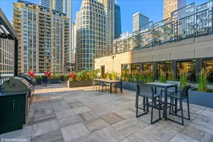 30 E Huron St, Chicago, IL 60611 - Photo 25
