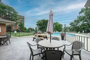 2000 St Regis Dr, Lombard, IL 60148 - Photo 21
