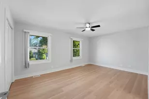 136 Edgewater Dr, Crystal Lake, IL 60014 - Photo 11