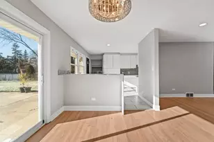 2017 E Seneca Ln, Mount Prospect, IL 60056 - Photo 5
