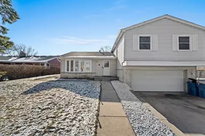 2017 E Seneca Lane, Mount Prospect, IL 60056 - Photo 1