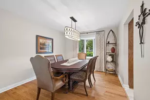 449 Farnham Ln, Wheaton, IL 60189 - Photo 5