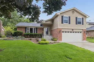 449 Farnham Ln, Wheaton, IL 60189 - Photo 1