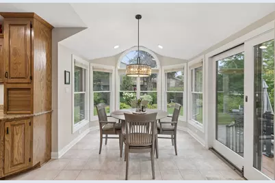 449 Farnham Lane, Wheaton, IL 60189 - Photo 9