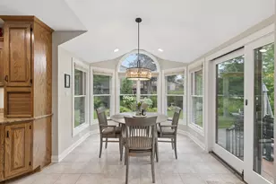449 Farnham Ln, Wheaton, IL 60189 - Photo 9